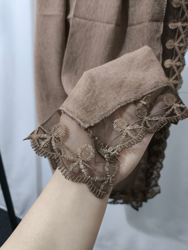 شال وارداتی حریر شیشه ای لب توری رنگبندی